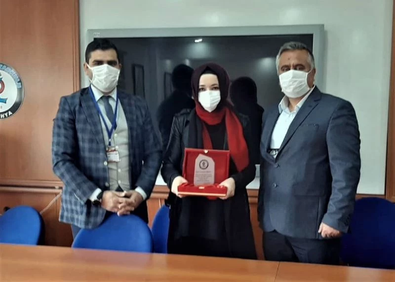 Kütahya Linyit Ortaokulu Okul Aile Birliği’nde bayrak değişimi
