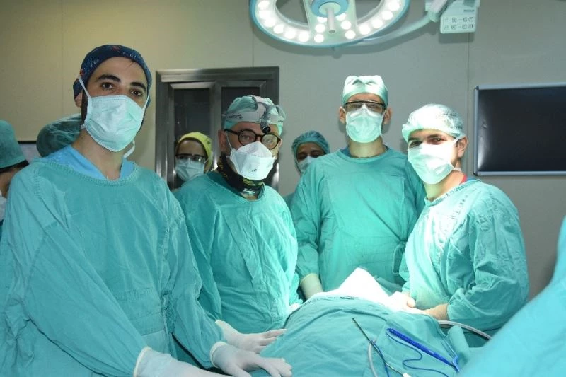 19 yıl sonra çenesi düzeldi
