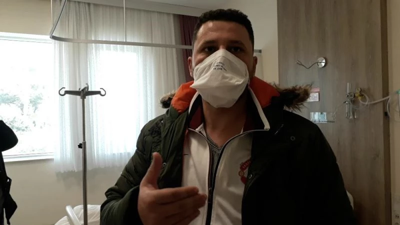 4 saat boyunca kıyıya ulaşmak için yüzdü
