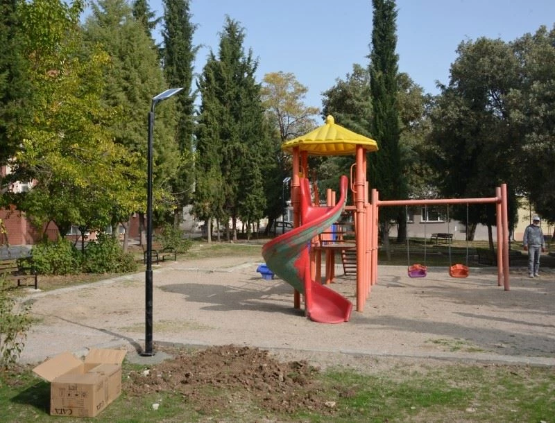 Parklar güneş enerjisi ile aydınlatılacak
