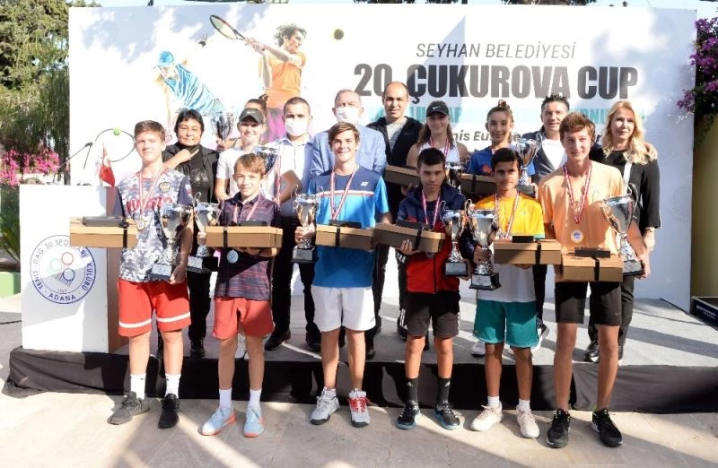 Türk tenisçiler çiftlerde şampiyon
