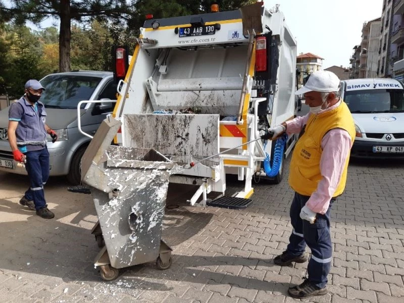 Çöp konteynerlerine günlük dezenfekte
