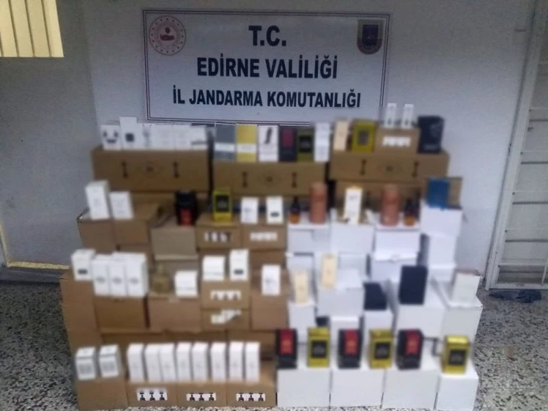 Edirne’de bin 312 adet kaçak parfüm ele geçirildi
