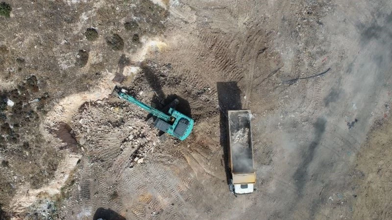 Balıkesir’de vahşi depolama tarihe karışıyor
