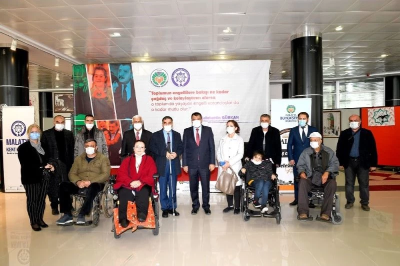 Gürkan, down cafe için talimat verdi
