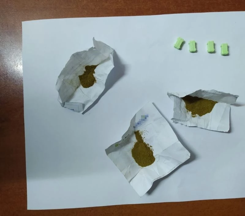 Sokağa çıkma kısıtlamasından kaçtılar uyuşturucuyla yakalandılar
