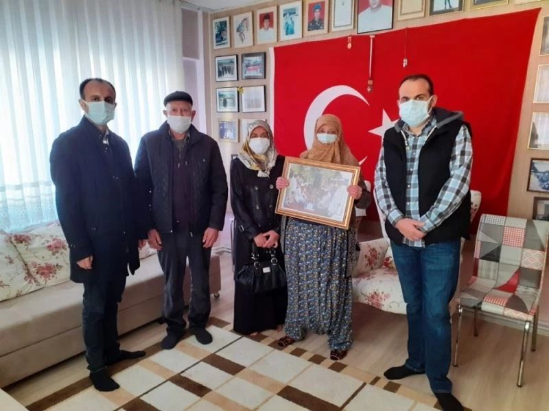 Şehitler adına Arakan’da su kuyusu açtırdılar
