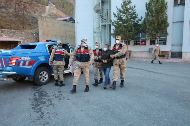 Gümüşhanespor Başkanı Vahit Olgun saldırısının şüphelisi 2 kişi sorgularının ardından adliyeye sevk edildi
