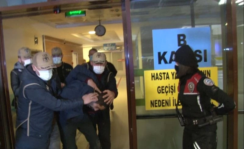 Yurt dışına kaçmaya çalışırken yakalan DHKP-C’li avukat Aytaç Ünsal adliyeye sevk edildi
