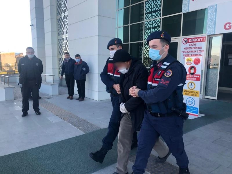 Tutuklanan cinayet zanlısı, cezaevine götürülürken ağladı
