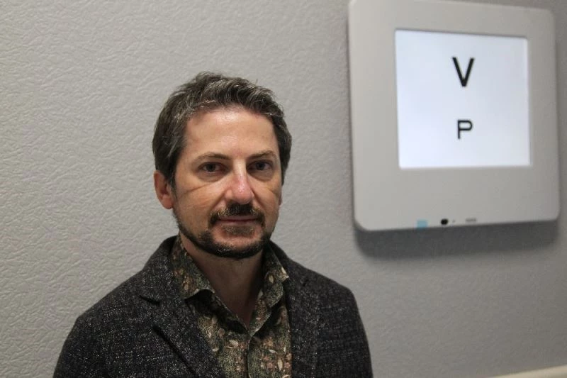 Üç aylık bebeğin gözündeki kusur ameliyatla giderildi
