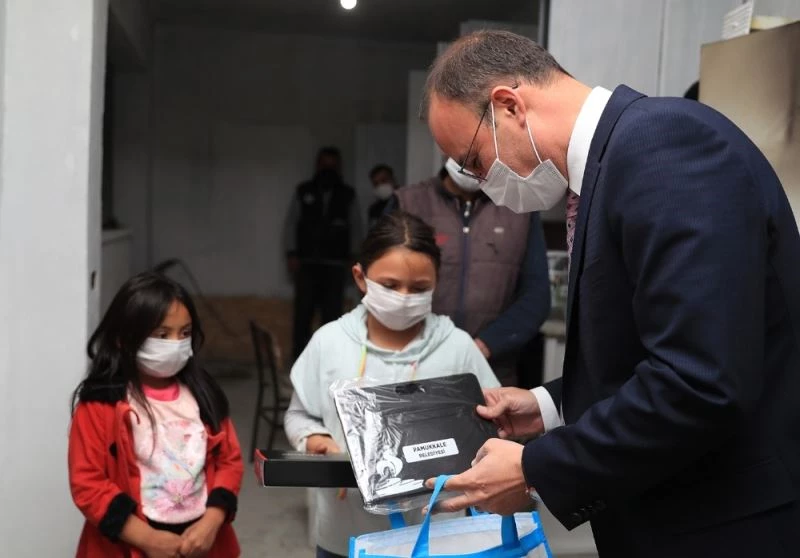 Pamukkale Belediyesinden derse katılamayan öğrencilere 2 bin tablet
