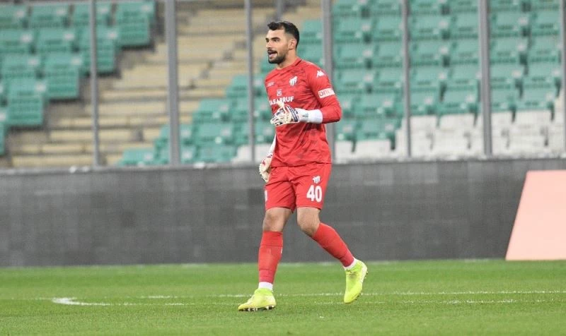 Bursaspor’da kaleci belirsizliği
