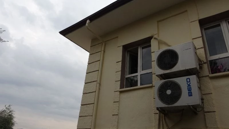 Müdür ile yardımcısının bilgisayarları çalındı
