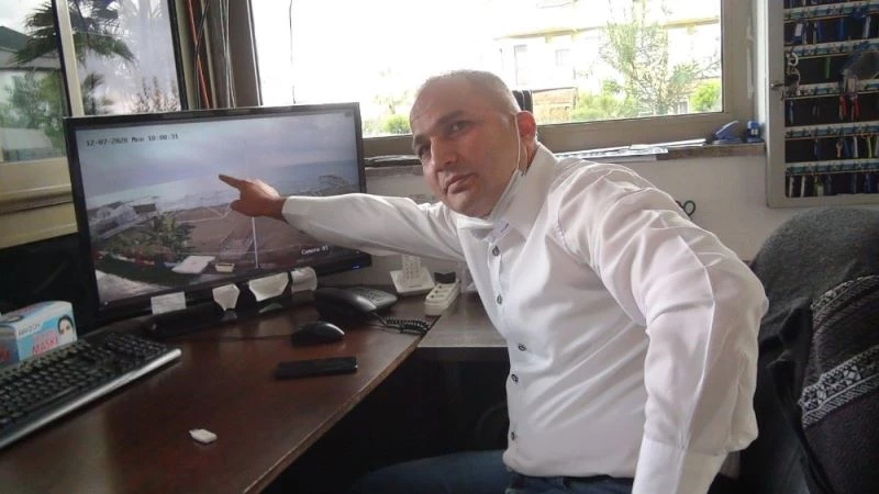 Deniz üzerinde belli aralıklarla ortaya çıkıyor, çıplak gözle seçilemiyor
