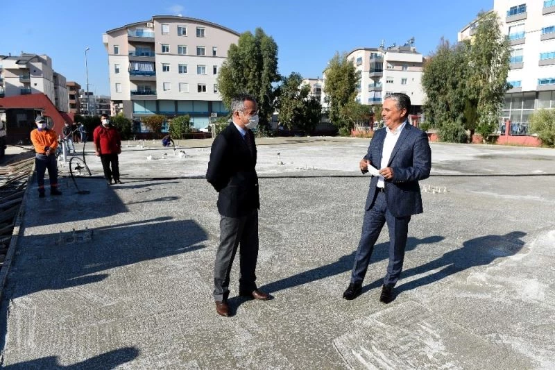 Muratpaşa Belediyesi’nden liselere spor salonu
