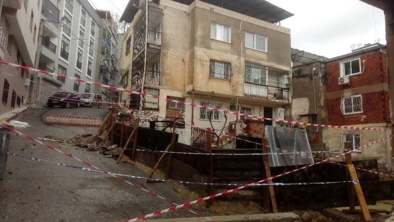 Kayma riski bulunan binaya tahliye
