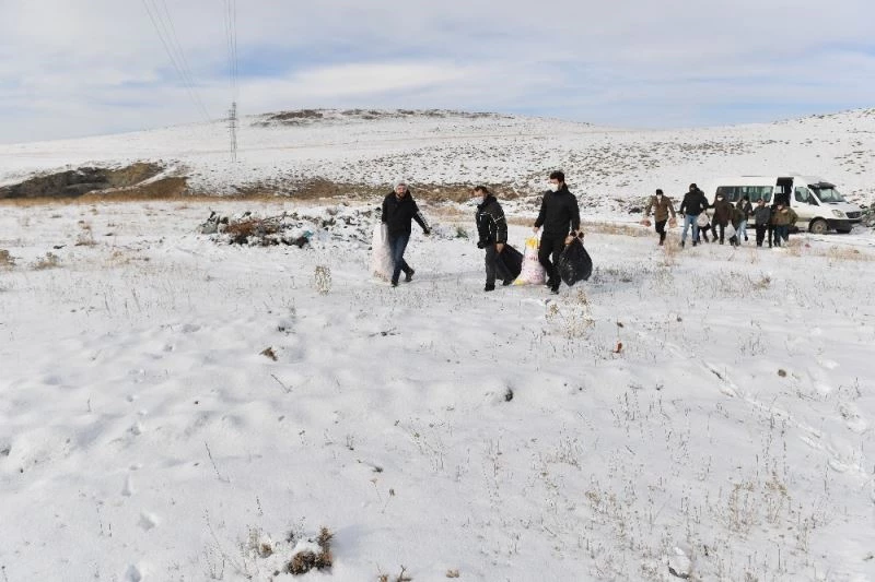 Yakutiye Belediyesi Gençlik Meclisi’nin gönüllü gençlerinden anlamlı etkinlik
