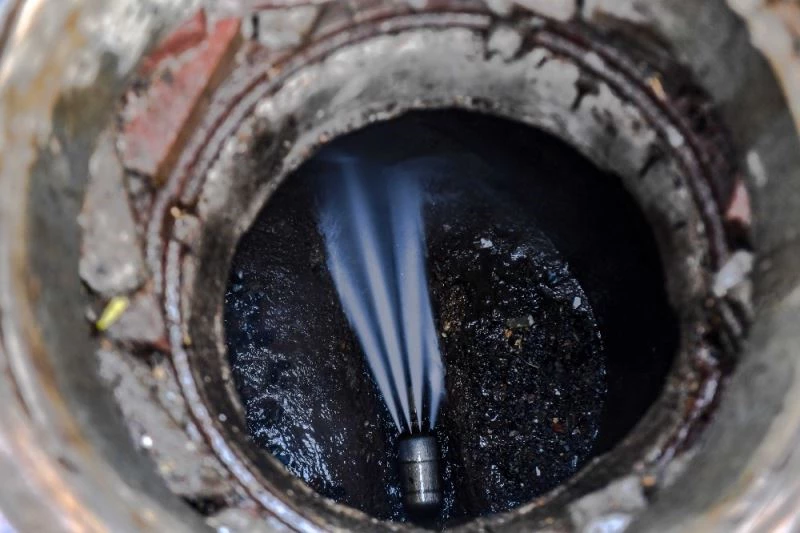 ASKİ’den atık ve yağmur suları hatları ile 60 bin ızgara temizleme mesaisi
