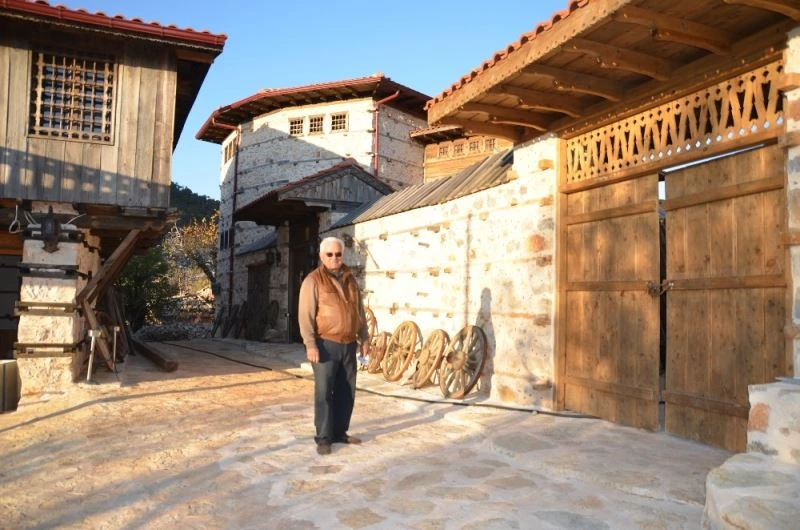 800 yıllık tarihiyle turistlerin ilgi odağı olan 