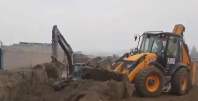 Iğdır’da başlatılan kanalizasyon ana kollektör hattı çalışmaları devam ediyor
