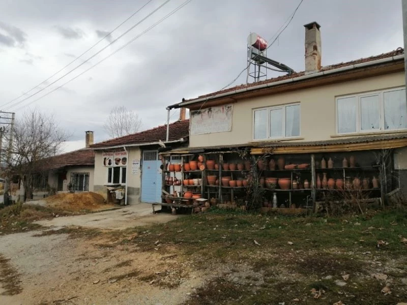 Sokağa çıkma kısıtlamasıyla çömlek atölyeleri boş kaldı
