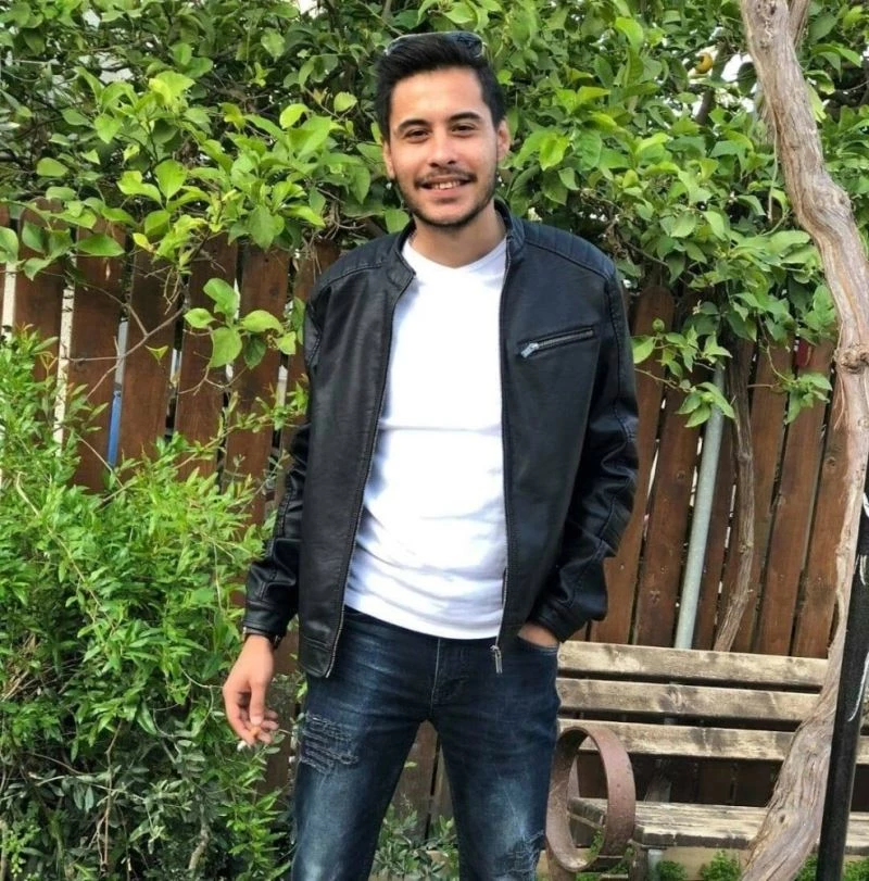 Dedesi tarafından hareketsiz bulunan genç hastanede öldü
