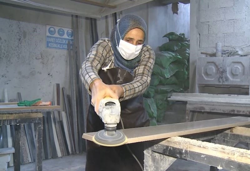 Mezar taşı yazarak başladı, mermer ustası oldu
