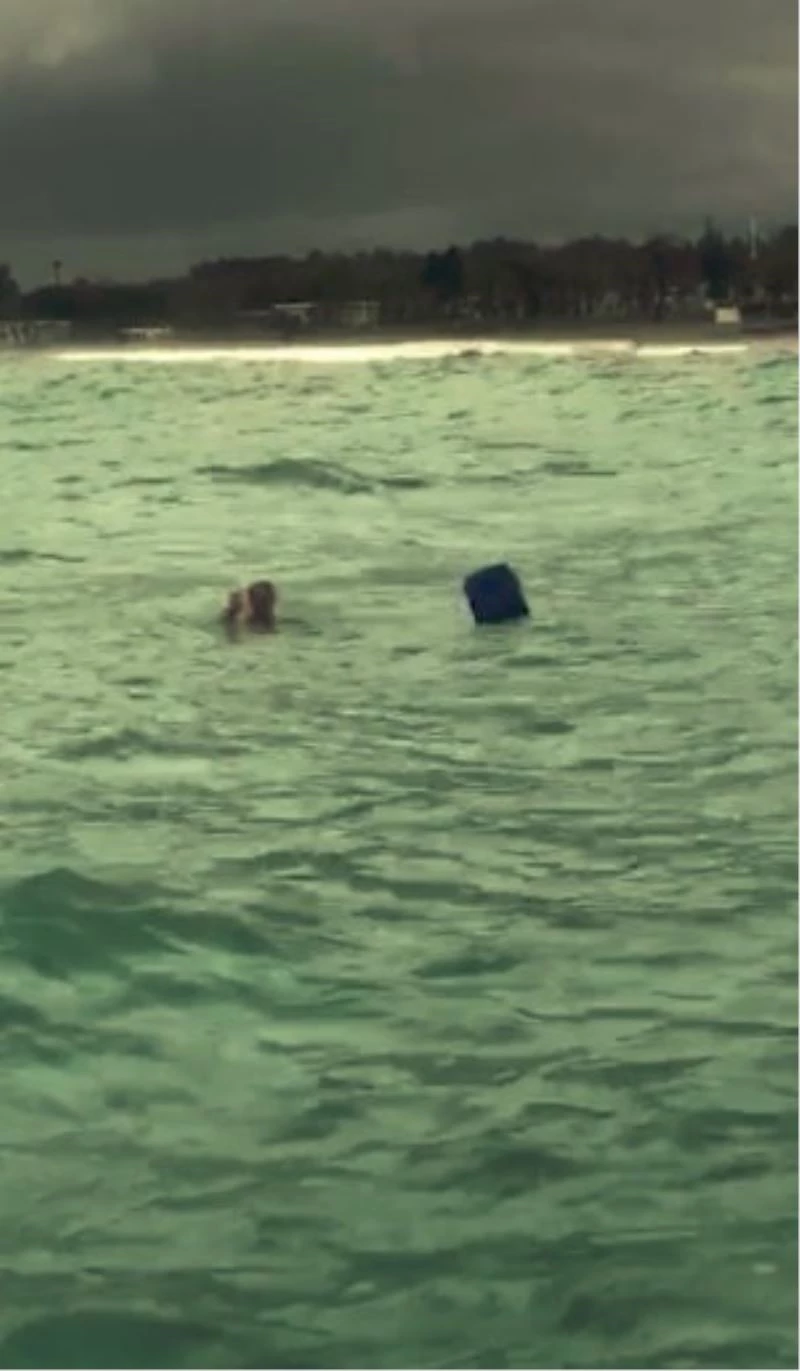 Denizde şamandıraya sarılmış halde bulunan şahsı deniz polisi kurtardı
