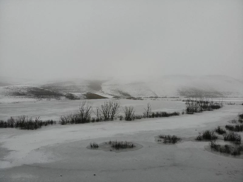 Kars’ın soğuğu baraj dondurdu
