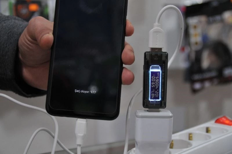 Şarj aleti alırken akım değeri hayati önem taşıyor
