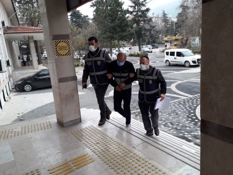 Akşehir’de 434 şişe kaçak içki ele geçirildi
