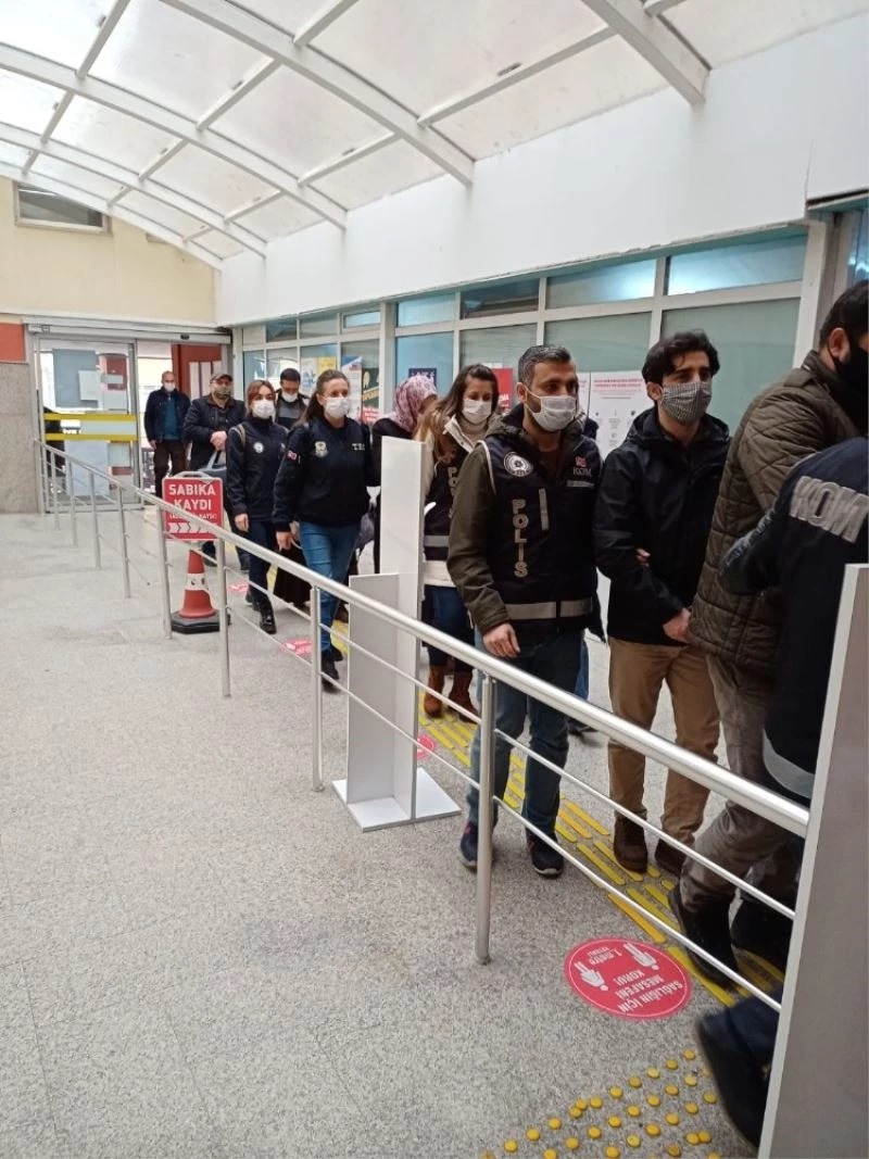 FETÖ/PDY üyesi olmaktan aranan 7 kişi gaybubet evlerinde yakalandı
