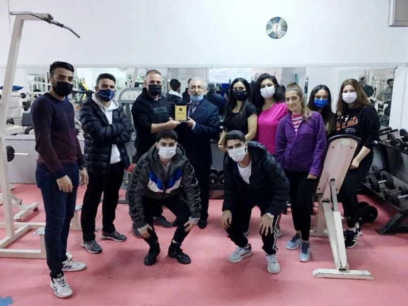 Şampiyon Bahadır, gençleri hayallerine kavuşturuyor
