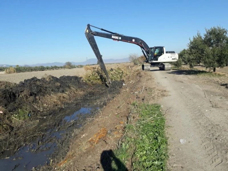 Taşkına neden olan dere temizlendi
