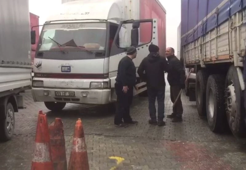 (Özel) Limanda şoförlerin ‘kim önce geldi’ kavgası kamerada
