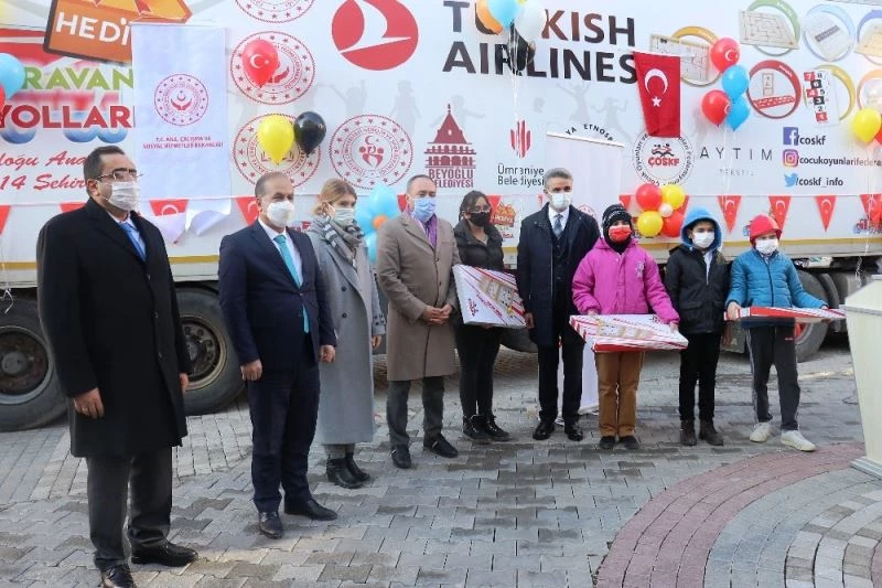 ‘Hediye Karavanı’nın ilk durağı Malatya oldu
