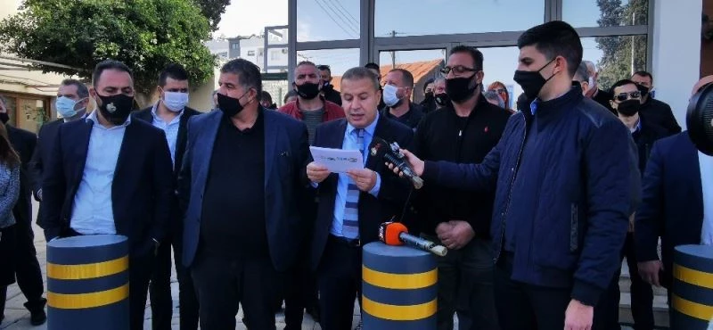 Kıbrıslı Türklerden AB’ye hellim tepkisi
