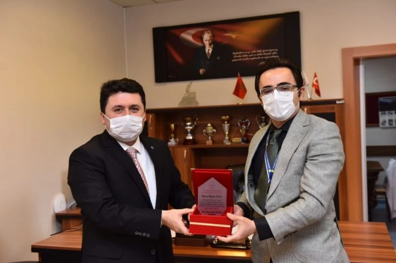 Altıeylül Belediyesi’den sağlık çalışanlarına koruyucu tulum desteği
