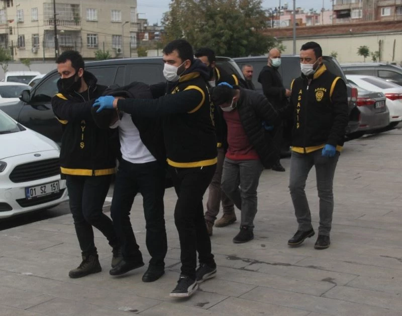 Takip ettikleri işçinin 21 bin lirasına çalan hırsızlar yakalandı
