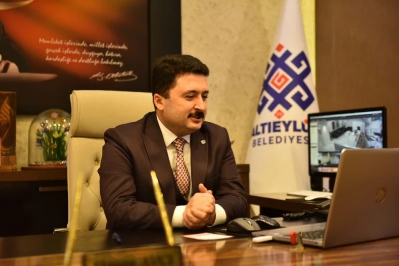 Hasan Avcı canlı derse katıldı
