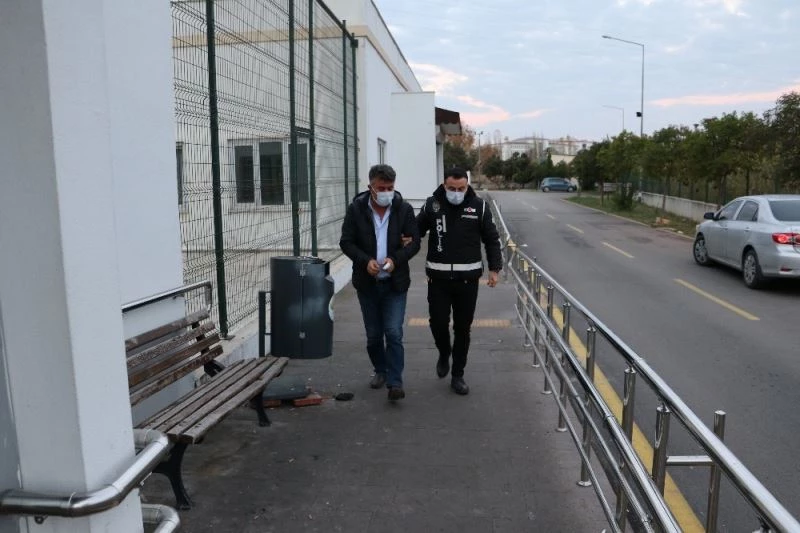 Rüşvet operasyonu zanlıları sağlık kontrolüne getiriliyor
