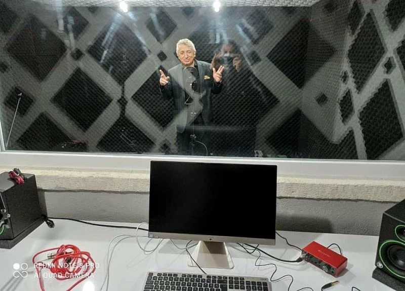 Çeşme’deki okulda kayıt stüdyosu ve müzik atölyesi açıldı
