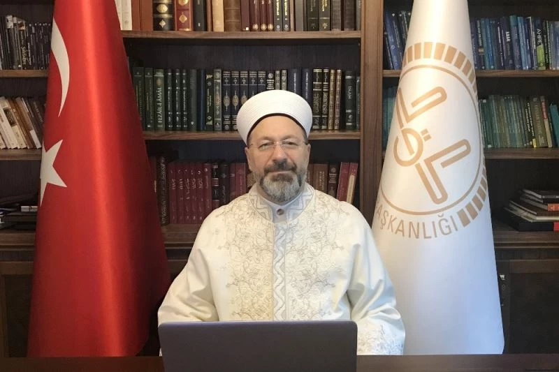 Diyanet İşleri Başkanı Erbaş: “Sosyal ve küresel gerçeklikleri göz ardı etmeden, çok boyutlu, kapsamlı ve disiplinli çalışmalarla bir gelecek perspektifi oluşturmaya mecburuz”
