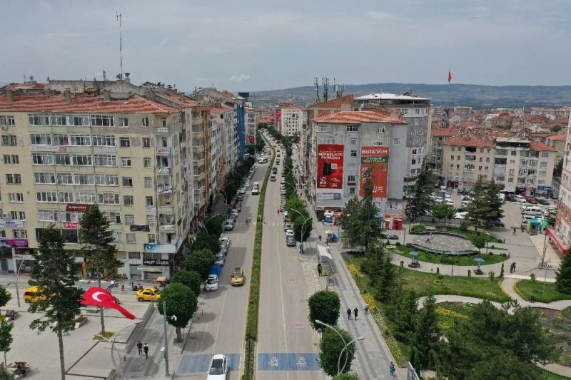 Gazi caddesinde paylaşımlı bisiklet yolu uygulaması hayata geçiriliyor
