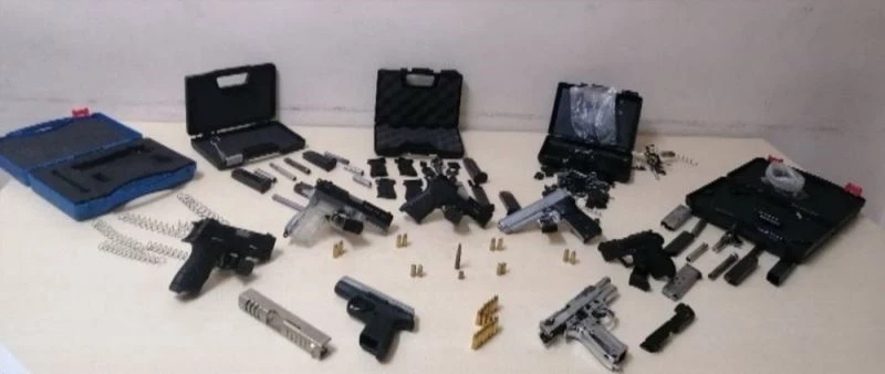 Kurusıkı tabancaları gerçek tabancaya çeviren 1 şüpheli yakalandı
