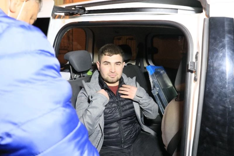 Polisten kaçtı, yakalanınca saçını tarayıp ”Pastaneye yemek yemeye gidiyordum” dedi
