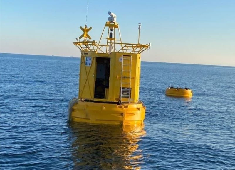 Balıkçılığın geleceği için denize şamandıra bırakıldı
