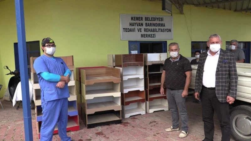 Hayvan Barındırma ve Rehabilitasyon Merkezine kedi evi bağışı
