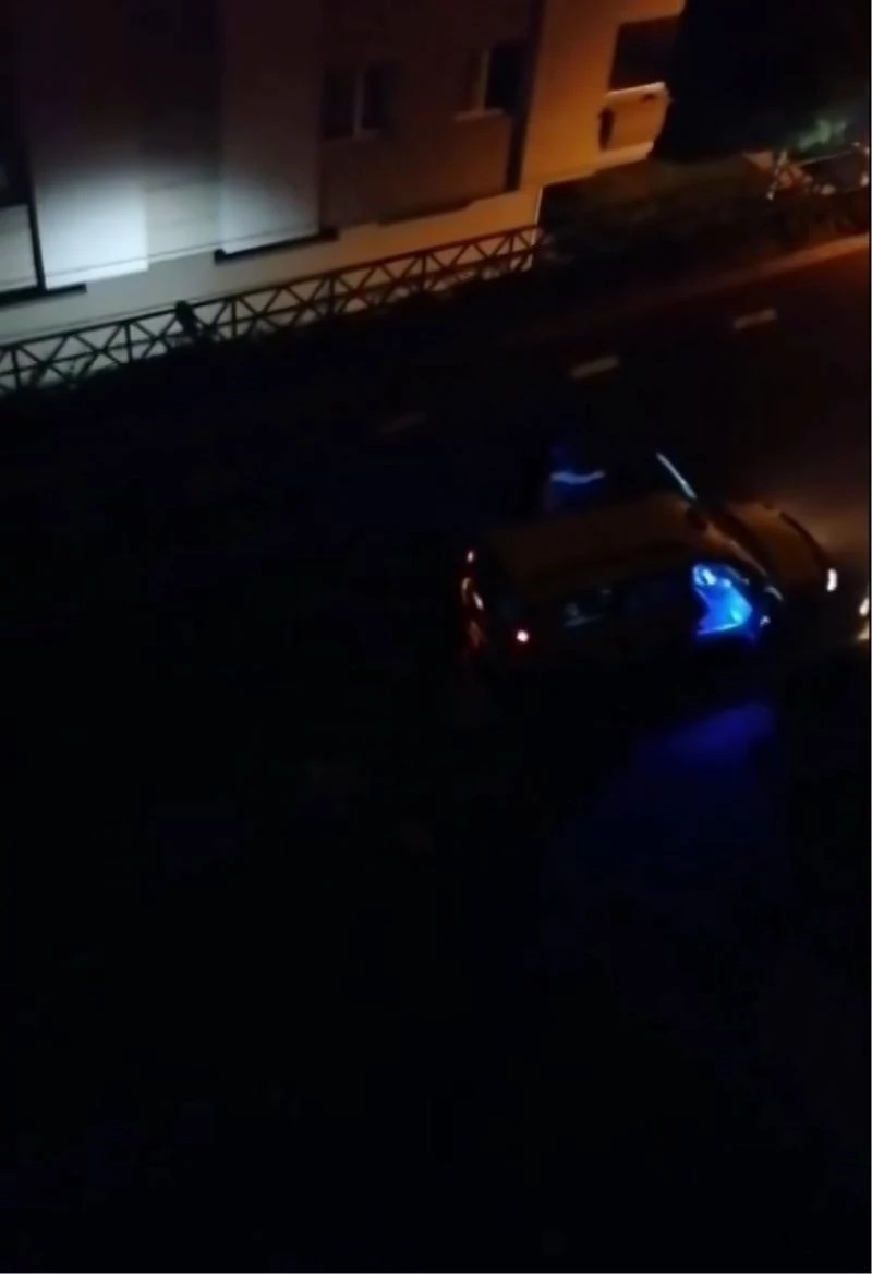 Sokağa çıkma kısıtlamasında mahalleyi ayağa kaldırdılar
